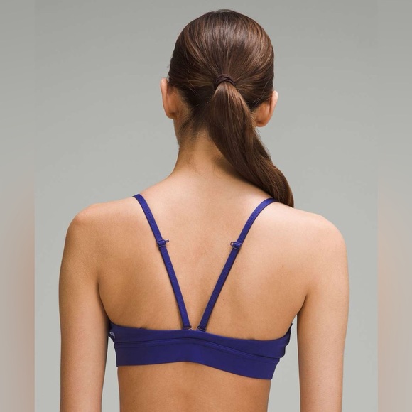 138 🆕💙 Lululemon Nulu Triange Bralette - Larkspur - Picture 5 of 11